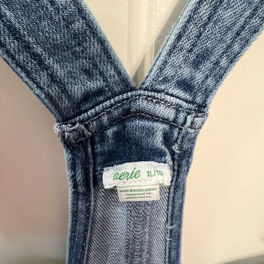 Aerie shortalls size XL with flower detail on rear pocket - Picture 3 of 7